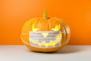 Read more about the article How to plan a safe & healthy COVID-19 Halloween celebration
